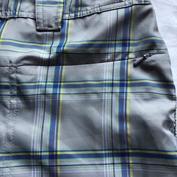 Cabelas UPF 50 Board shorts plaid blue and gray Size 12 snap and zip look new - Picture 7 of 9